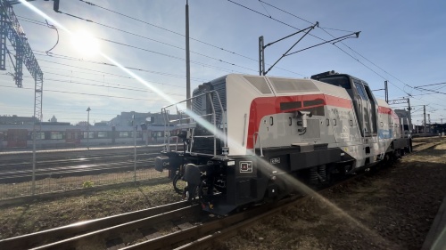 図1 PESAの水素機関車「SM42-6Dn」