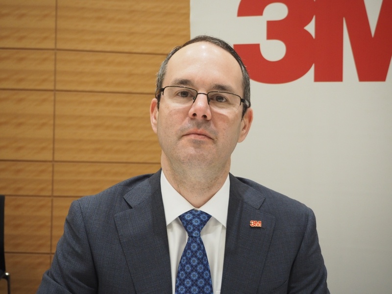 米3m社 自動運転車にも人間にも見やすい道路表示を目指す 日経クロステック Xtech