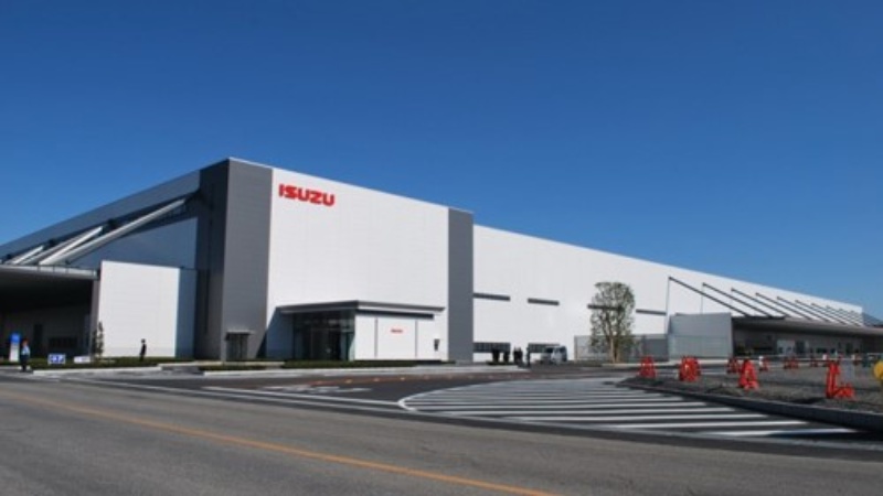 旗艦車 エルフ で守る日本市場 いすゞが新エンジン工場 日経クロステック Xtech