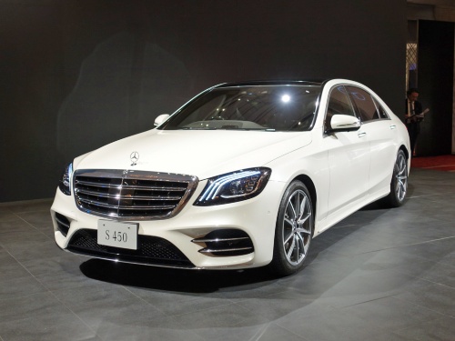 新型直6ガソリンエンジンを搭載した「S450ロング」