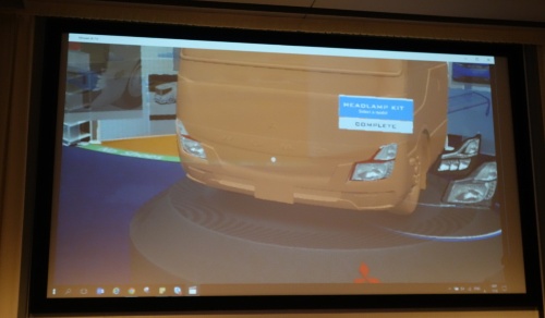 ヘッドライトのデザインをHoloLens上で変更しているデモ映像