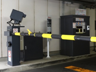 図1　akippaの管理システムを導入したゲート式の駐車場