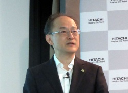 日立製作所執行役常務CTO(最高技術責任者) 兼 研究開発グループ長の鈴木教洋氏