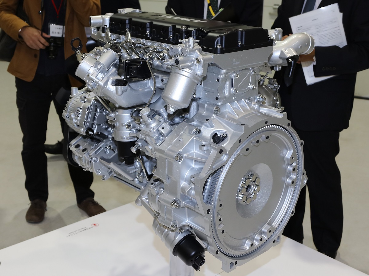 つながる”技術で稼働率向上、いすゞが小型トラック「エルフ」に適用（3