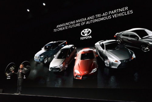 図1　GTC 2019の基調講演でトヨタとの提携拡大を発表するJensen Huang氏（撮影：日経Automotive）