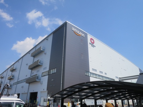 アマゾンジャパンが大阪・茨木に設けた新たな物流拠点