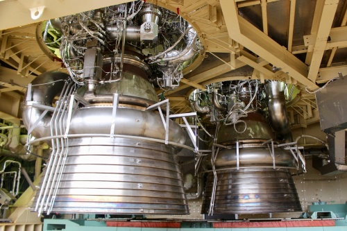 開発最終段階に入った次世代ロケットエンジン「LE-9」、秋田で実機同等構成の燃焼試験 | 日経クロステック(xTECH)