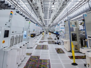 富士通 館林 データセンターの新棟が稼働開始 日経クロステック Xtech
