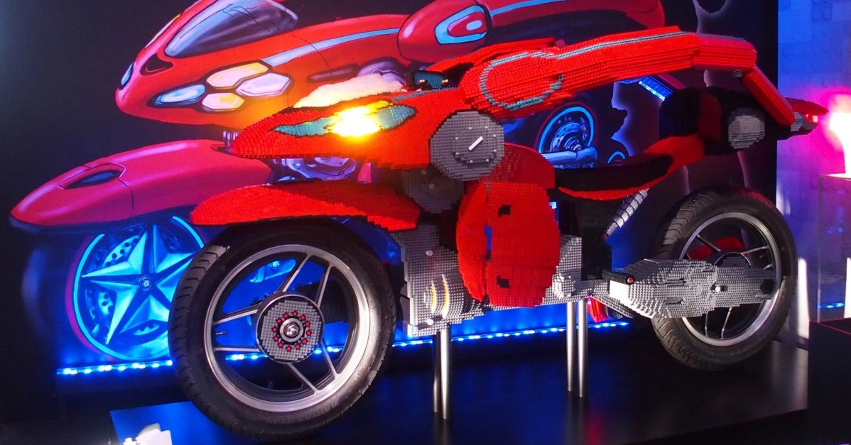 マクロス」河森氏が示唆した変形ロボット、人機一体とのタッグで実現