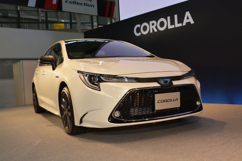 5ナンバーはもう要らない 呪縛解かれたカローラ 日経クロステック Xtech 5ナンバーはもう要らない 呪縛解かれたカローラ 日経クロステック Xtech