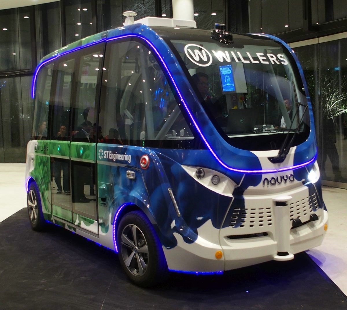 シンガポールで観光用自動運転車の商用サービス、裏に世界展開を狙う