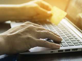 10万円給付どう受け取る？マイナンバーカード使うオンライン申請にアクセス殺到