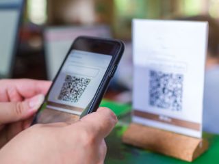 大阪府はわずか80万円で調達、広がる自治体独自のコロナ追跡システム