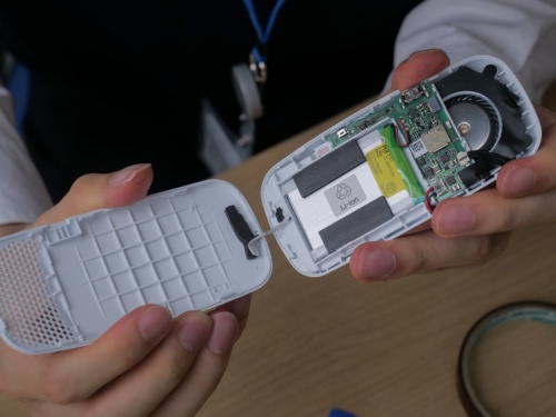 プラスチック製ケースを取り外した時の様子