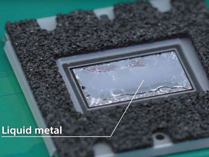 PS5に覚悟の「液体金属」採用、真の狙いはコスト削減