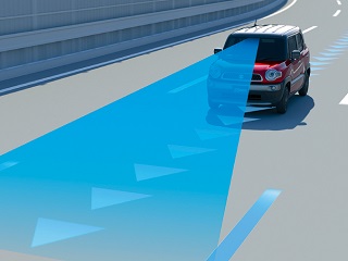 スズキの「クロスビー」、ADASセンサーをステレオカメラに変更