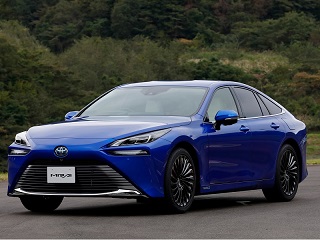 トヨタ、新型「ミライ」を発売　航続距離を30％以上延長