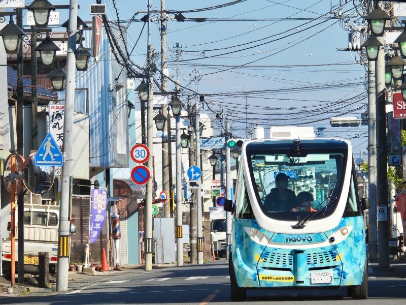 自動運転バス6年目の壁 横に動くエレベーター は持続可能か 日経クロステック Xtech