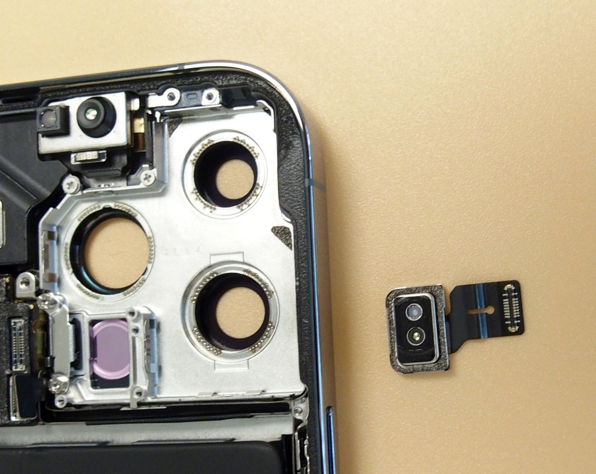 ミリ波対応の米国版「iPhone 13 Pro Max」分解開始、電池2割増 | 日経