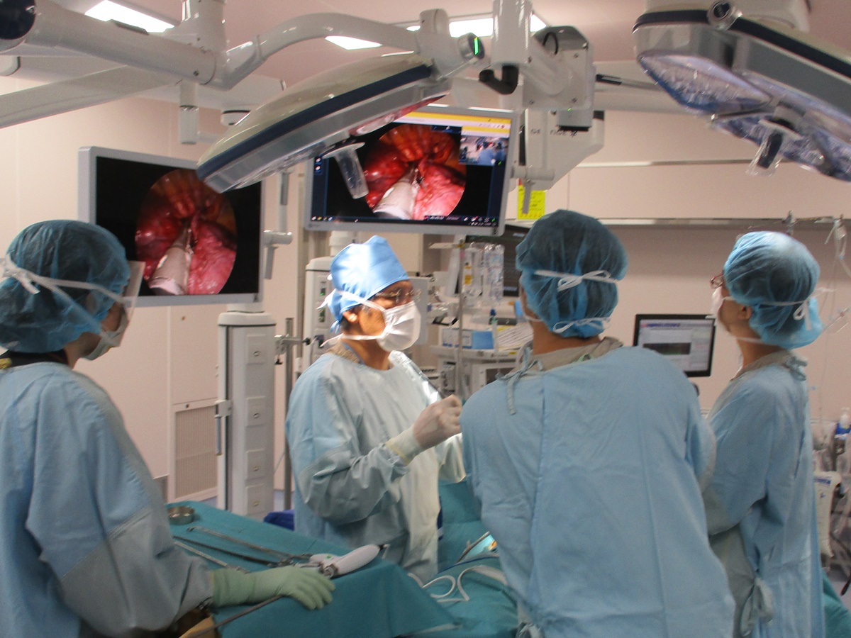 コロナで変わる医療現場 高難度手術をオンラインで 遠隔 指導 日経クロステック Xtech