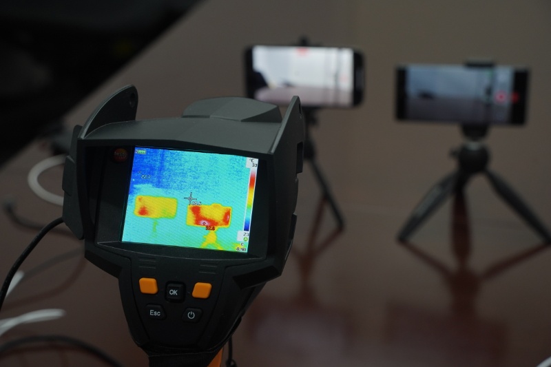 熱さ感じさせないiphone サーモで見えたpixelとの設計力の差 日経クロステック Xtech 熱さ感じさせないiphone サーモで見えたpixelとの設計力の差 日経クロステック Xtech