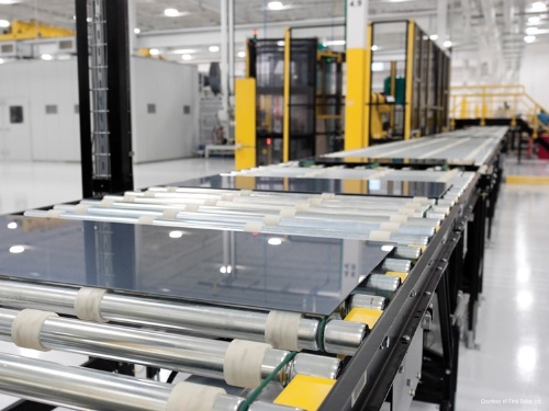 図2●ソーラーフロンティアの“元”競合にあたる薄膜系太陽光パネルメーカー大手である米ファースト・ソーラーの工場