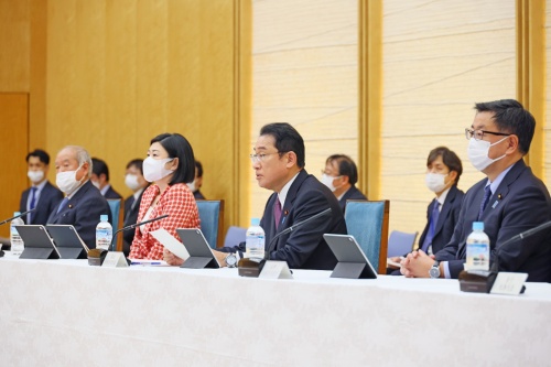 デジタル臨時行政調査会の第3回会合に出席した岸田文雄首相と牧島かれんデジタル相ら