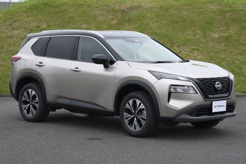 日産自動車の新型「エクストレイル」