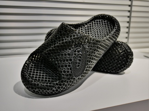 3Dプリンターで造形したサンダル「ACTIBREEZE 3D SANDAL」