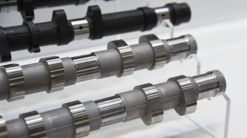 日本ピストンリングが量産するエンジン用カムシャフト