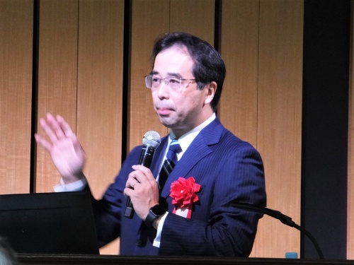 図4　経済産業省商務情報政策局総務課長の西川和見氏