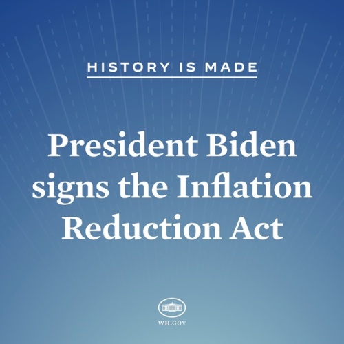 図1●「歴史がつくられた」とバイデン大統領の「インフレ抑制法案」への著名を発表したホワイトハウス