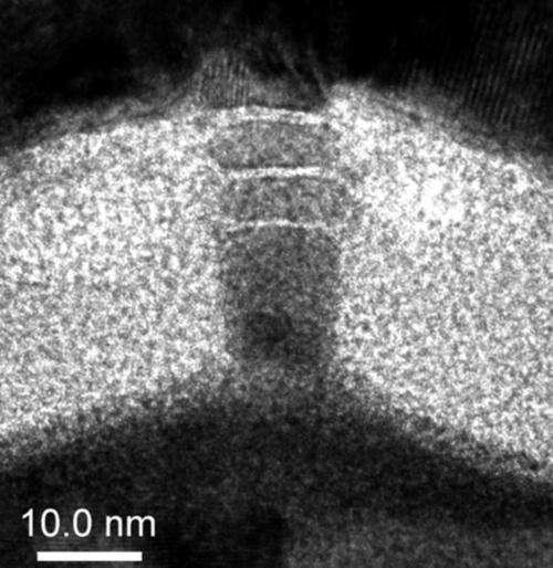 スピントロニクス素子の断面画像(出所:東北大学)