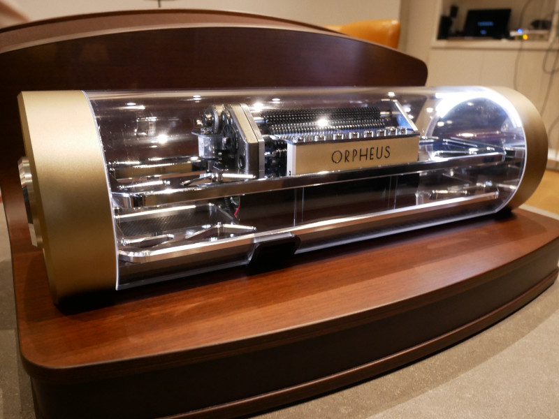 日本電産系が次世代オルゴール、フェラーリデザイナーの奥山清行氏と