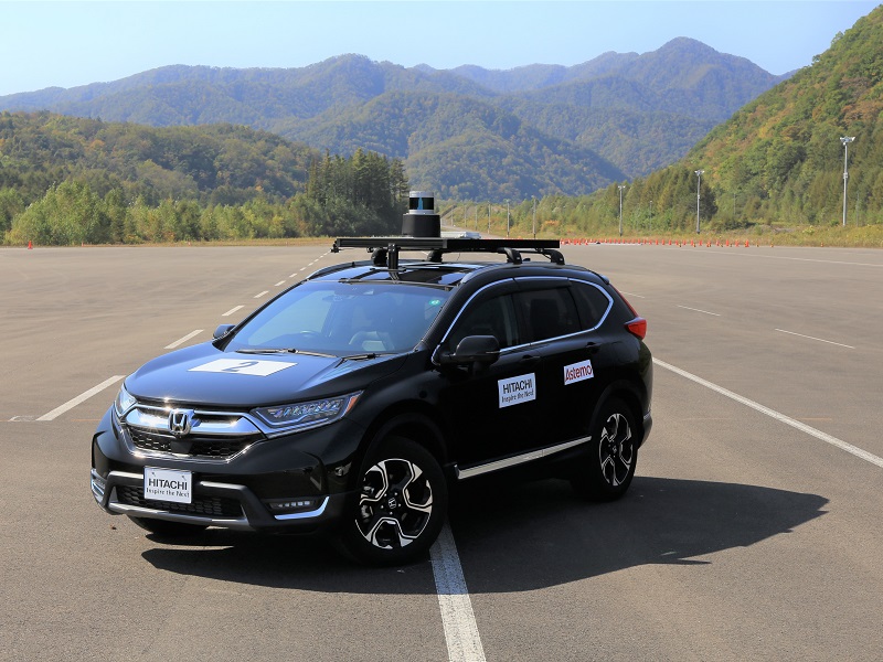 日立系が単眼カメラだけの低コストセンサー、一般道の自動運転に照準