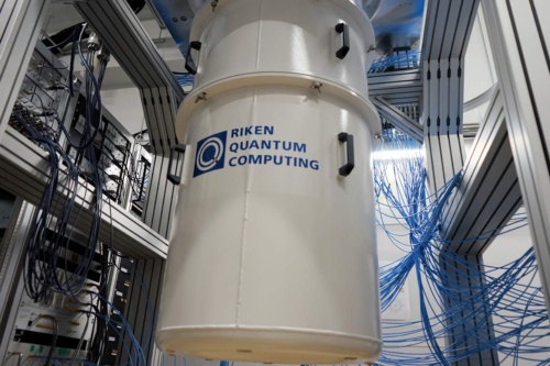 理化学研究所が公開する64量子ビットの超電導量子コンピューター
