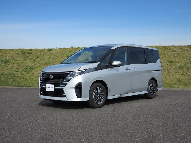 日産の新型セレナ、プロパイロット2.0を実現した広角カメラ | 日経