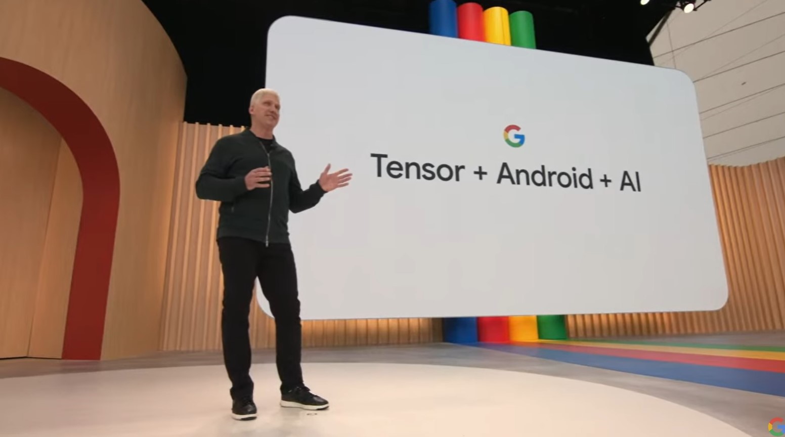 Googleの新型スマホ「Pixel 7a」、AIやカメラ機能を強化 | 日経クロス