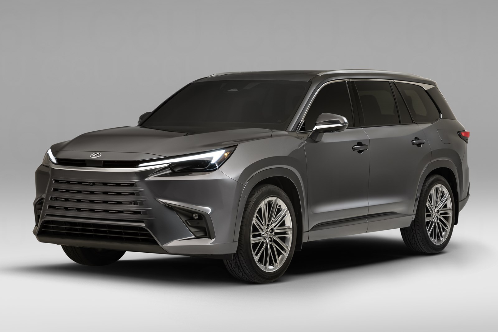 トヨタ新「センチュリー」、開発責任者が語ったPHEVの“必然” | 日経