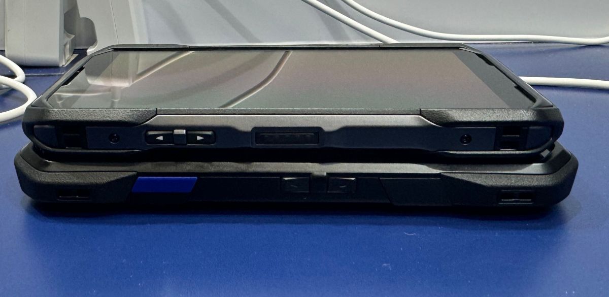 DURA FORCE EX SIMフリー　アウトドア版　TORQUE G06 5161.jpg