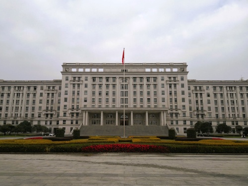 写真1 電子科技大学・本館(主楼)