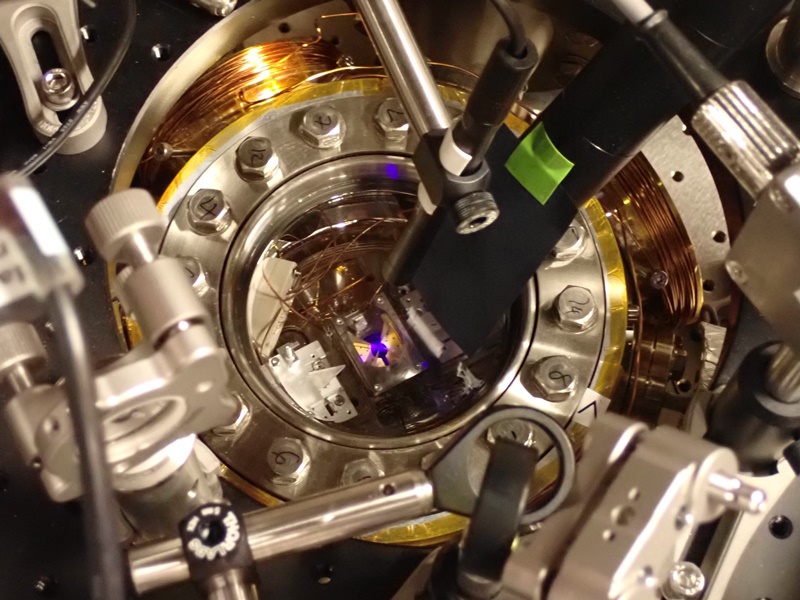 イオントラップ方式で日本初の量子新興、光接続技術で規模拡大に道筋