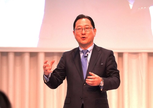 焦る鴻海、日本のEV遅れ好機で関氏「日産と補完的」 | 日経クロステック(xTECH)