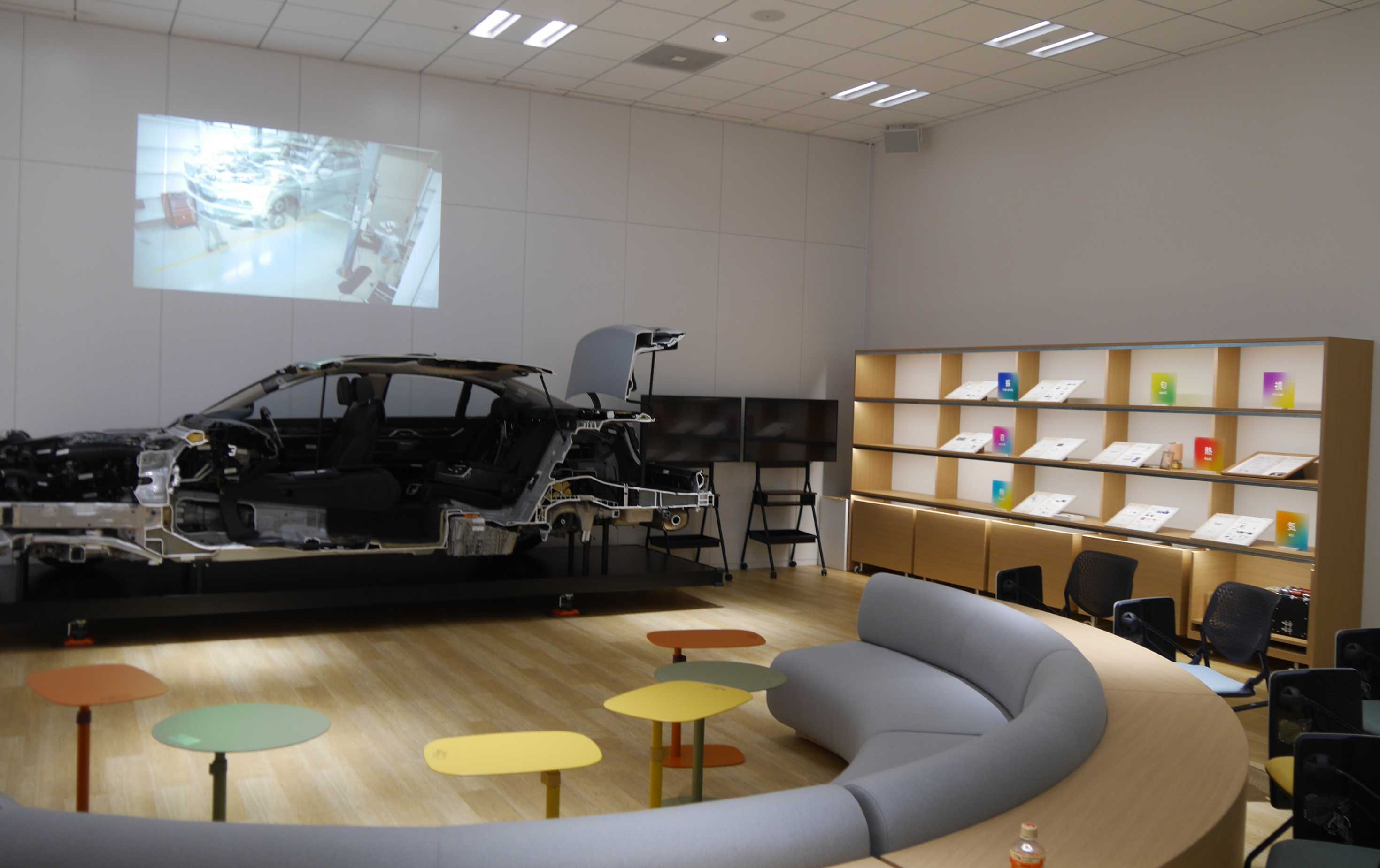 村田、横ばい通信から車載の成長へ 施設改装し対話の場に | 日経クロス