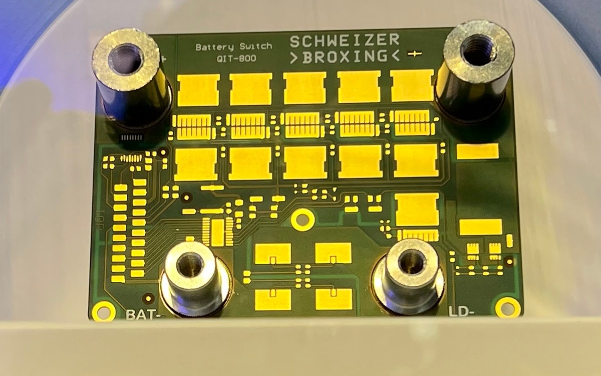 SiC車載モジュール、小型化加速 チップ埋め込み型も視野（2ページ目