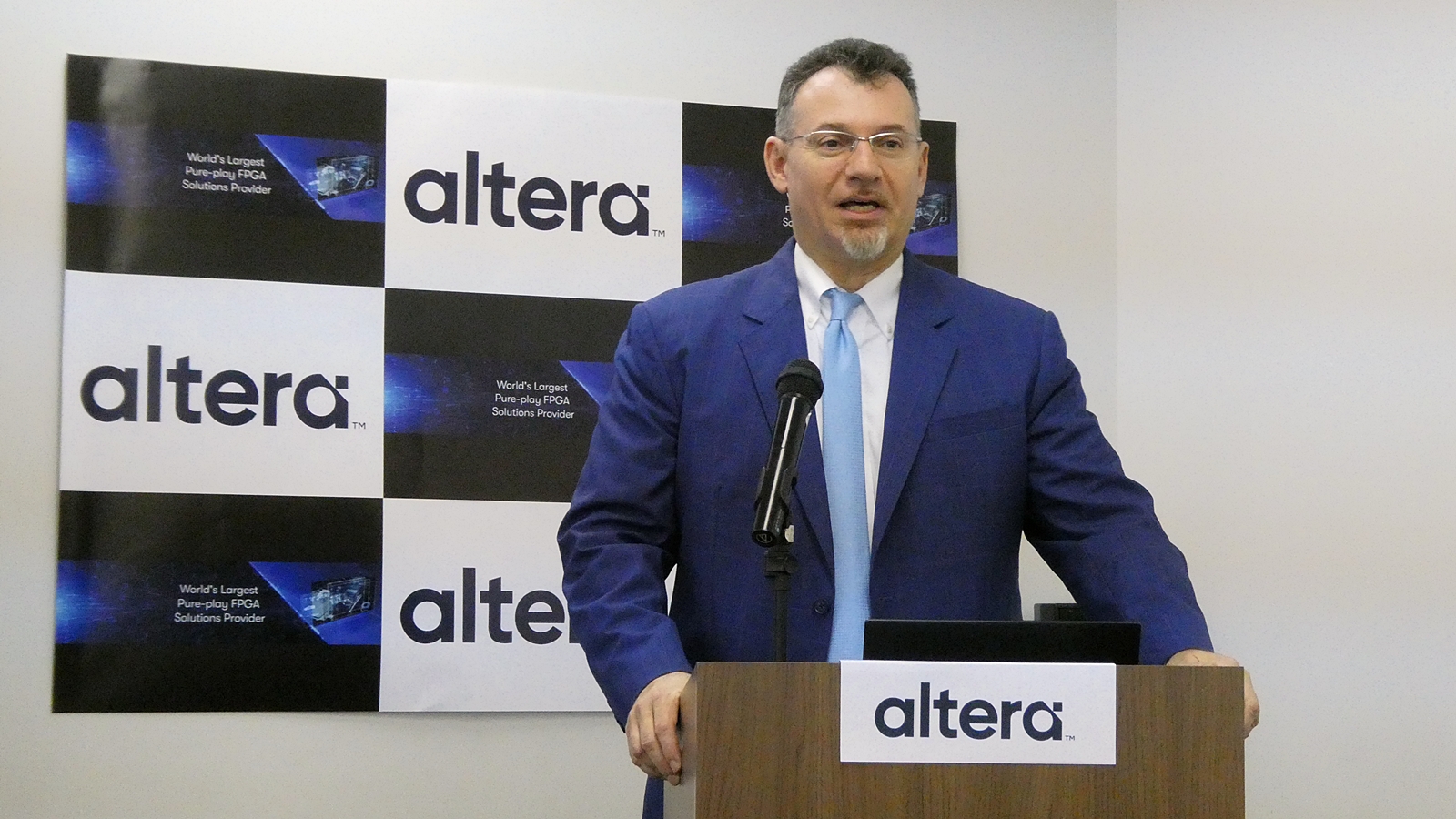 Altera、ようやく自由の身に Intelの持ち株比率が49％へ低下 | 日経クロステック（xTECH）