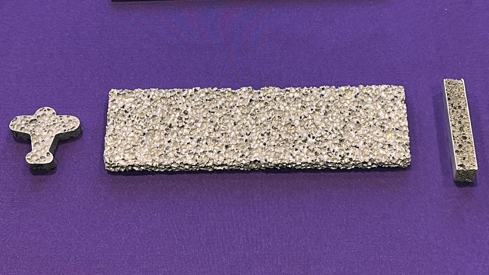 群馬大学、発泡金属の製造コスト10分の1　自動車や建築での利用促進