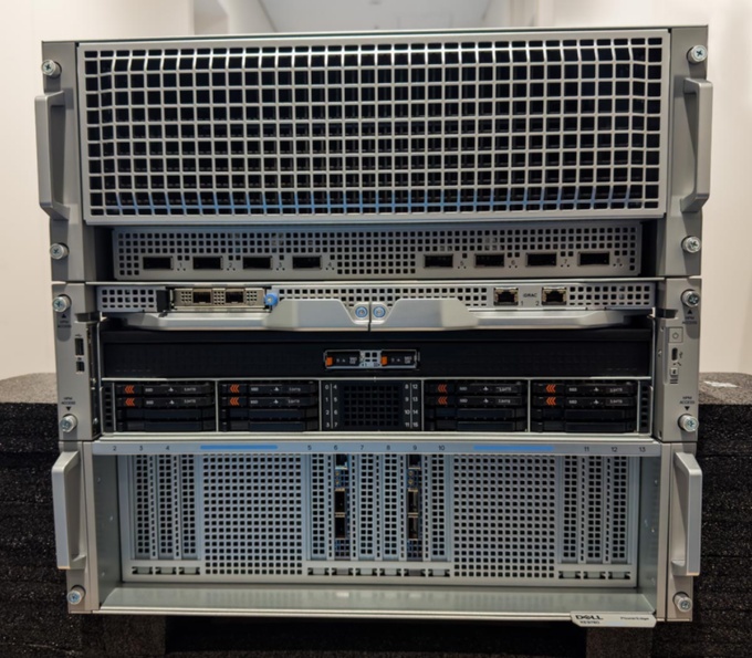 Poweredge Xe9780 Rear GMOインターネットがNVIDIA B300を検証、推論性能はH200の2.5倍 | 日経クロステック(xTECH)