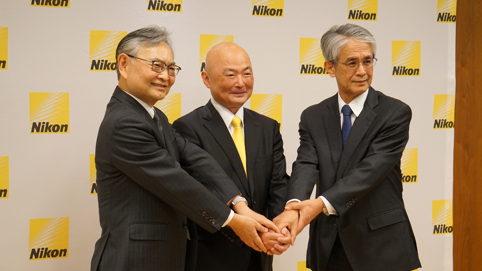 ニコン、次期社長に託す「脱インテルショック」　背水の半導体