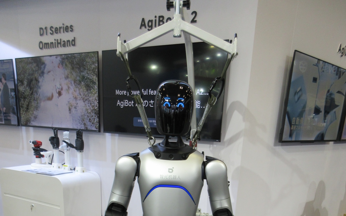 中国AGIBOT、人型ロボで日本進出 潜在市場「クルマ以上」 | 日経クロス
